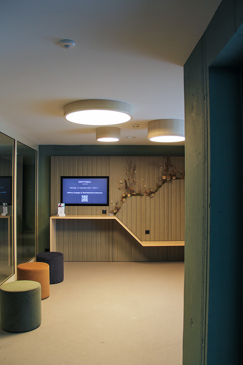 Empfang mit Holzleuchten