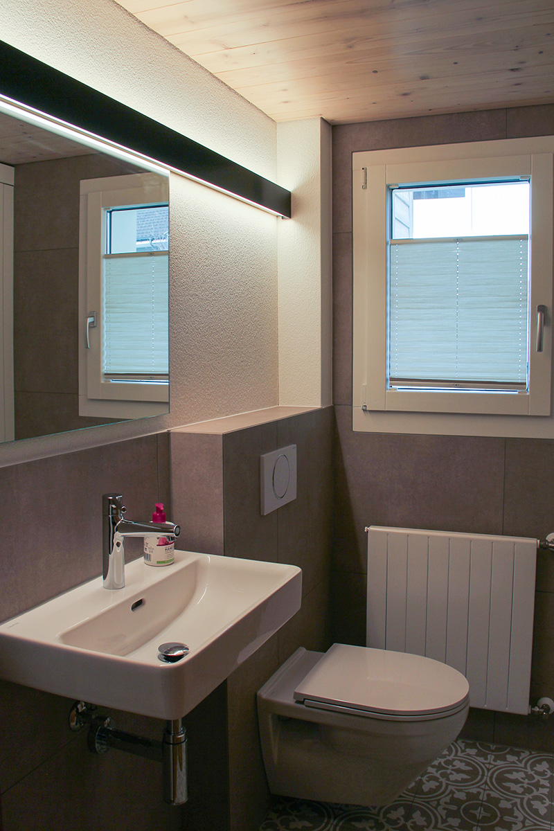 Spiegelbeleuchtung mit Profil